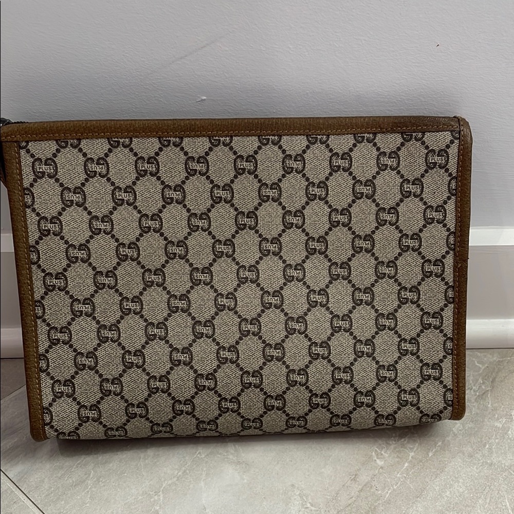 Gucci Brown and Tan Toiletry Bag with Iconic GG Monogram vintage - Picture 2 of 12